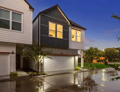 7702 Sky Dweller Dr, Houston, TX 77055