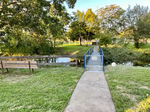 2609 Hughes Rd, Dickinson, TX 77539