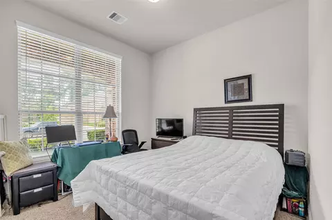 Bedroom - 10082 Black Maple Dr, Conroe, TX 77385 photo 3 of 4