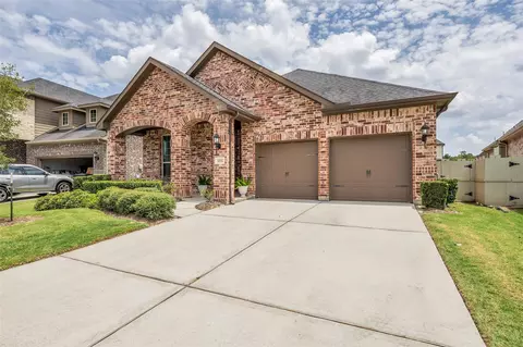 Exterior - 10082 Black Maple Dr, Conroe, TX 77385 photo 7 of 8
