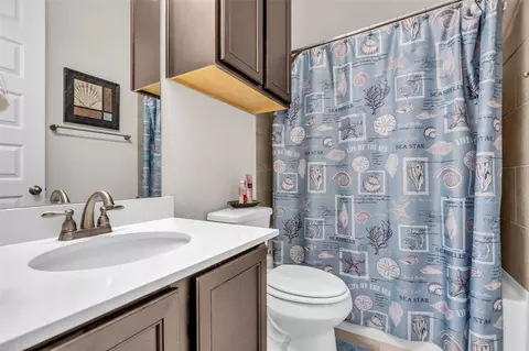 Bath - 10082 Black Maple Dr, Conroe, TX 77385 photo 2 of 2