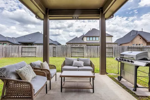 Exterior - 10082 Black Maple Dr, Conroe, TX 77385 photo 3 of 8