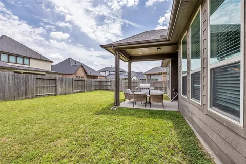 Exterior - 10082 Black Maple Dr, Conroe, TX 77385 photo 5 of 8