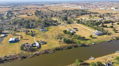 0 Robinson Rd, Hitchcock, TX 77563
