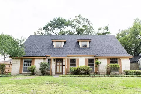 10111 Kerrwood Ln, Houston, TX 77080
