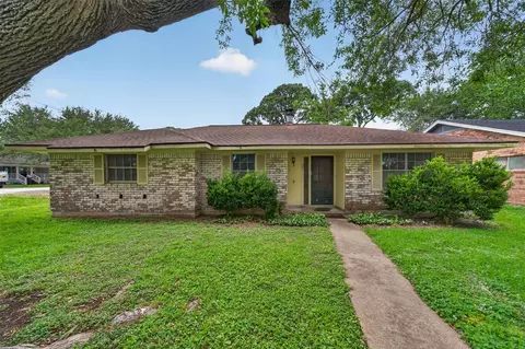 301 Moody Ave, League City, TX 77573