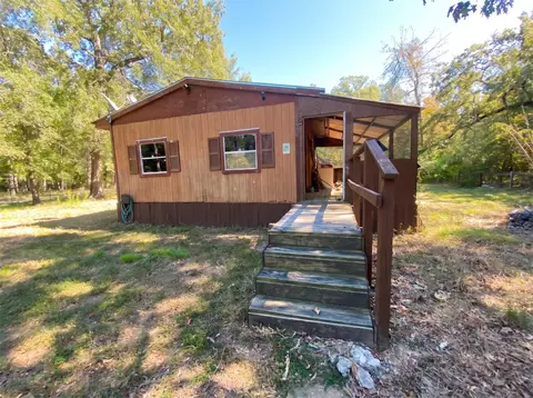 585 Klein Dr, Livingston, TX 77351