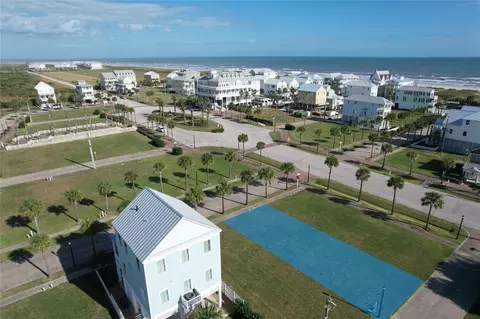 625 Ramsar Rd, Galveston, TX 77550