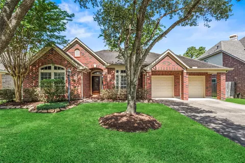 3129 Red Maple Dr, Friendswood, TX 77546