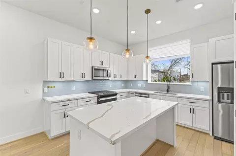 2811 Anita St, Houston, TX 77004