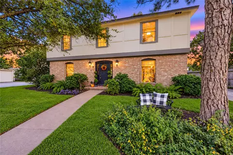 11423 Inwood Dr, Houston, TX 77077