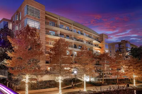 1 Waterway Ct #5B, The Woodlands, TX 77380