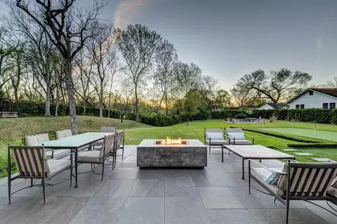 3922 Cotswold St, Houston, TX 77009