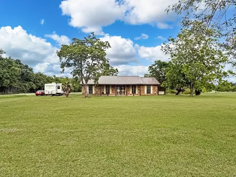 1576 County Road 614, Dayton, TX 77535