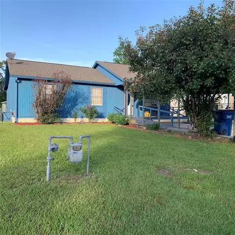 324 Persimmon Rd, Onalaska, TX 77360