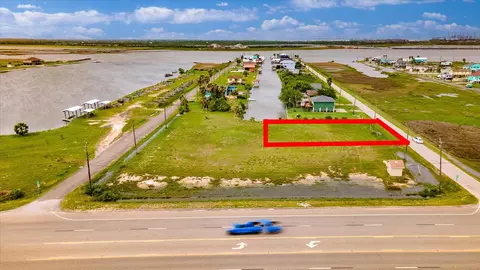 3334 Beau Terre, Hitchcock, TX 77563