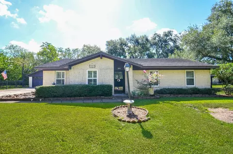 3207 Hamm Rd, Pearland, TX 77581