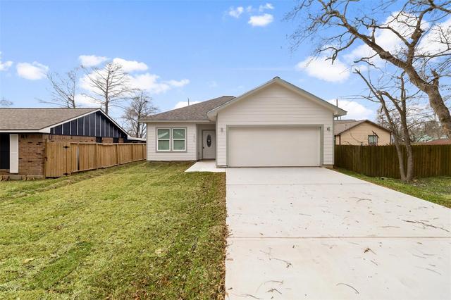 206 S Brownell St, La Porte, TX 77571