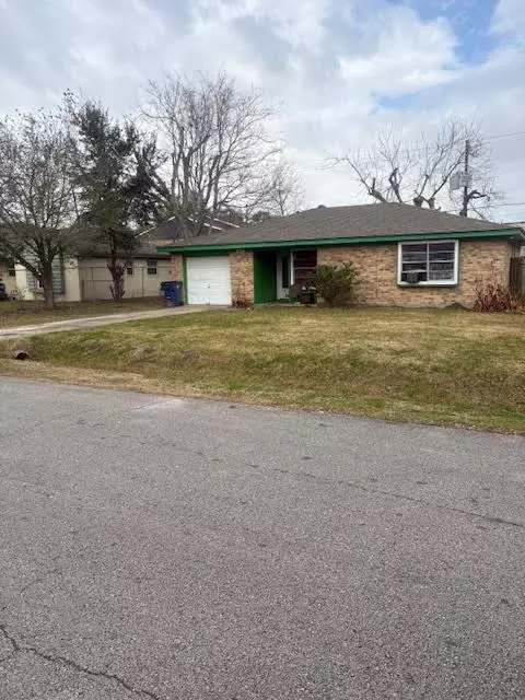 8510 Shiloh Dr, Texas City, TX 77591