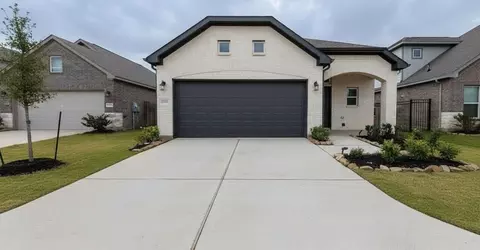 13330 Padre Bay Ln, Iowa Colony, TX 77583