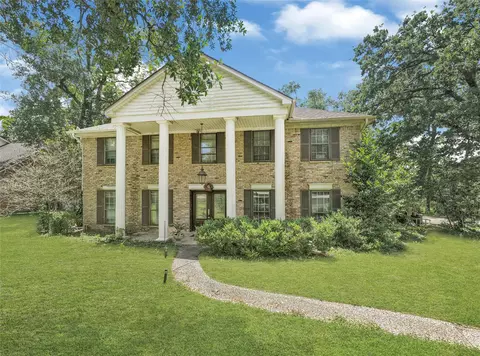 660 Stonewall Jackson Dr, Conroe, TX 77302