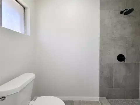 Bath - 4427 Algernon Dr, Spring, TX 77373 photo 3 of 6