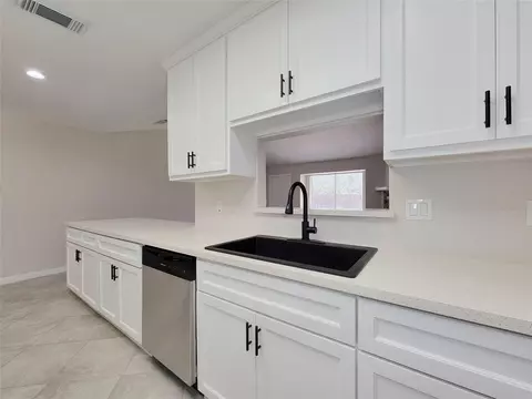 Kitchen - 4427 Algernon Dr, Spring, TX 77373 photo 6 of 10