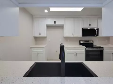 Kitchen - 4427 Algernon Dr, Spring, TX 77373 photo 9 of 10