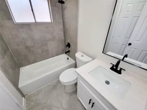 Bath - 4427 Algernon Dr, Spring, TX 77373 photo 6 of 6