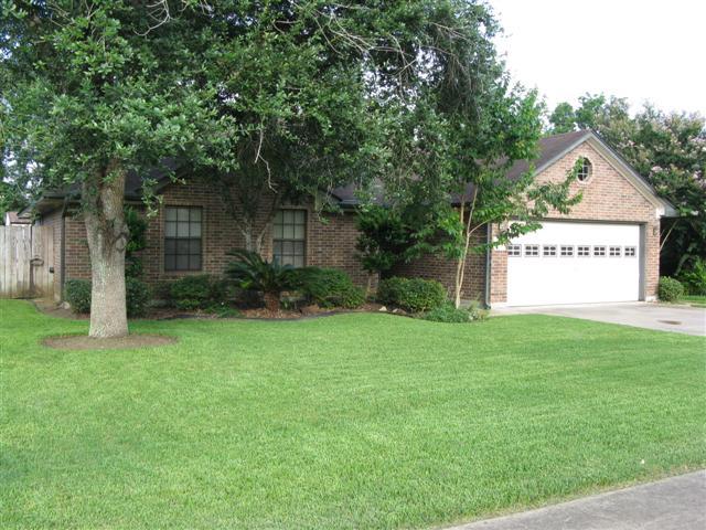 46 Alexander Ct, Angleton, TX 77515 photo 1