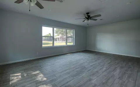 Living - 20515 Kickapoo Rd, Waller, TX 77484 photo 2 of 5
