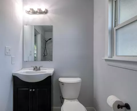 Bath - 20515 Kickapoo Rd, Waller, TX 77484 photo 3 of 4