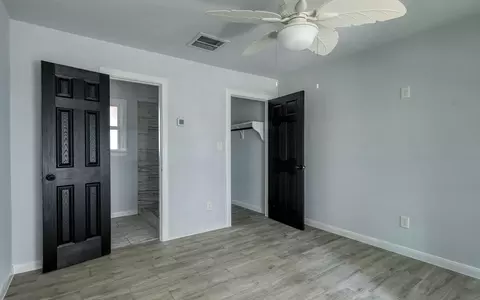 Bedroom - 20515 Kickapoo Rd, Waller, TX 77484 photo 4 of 8