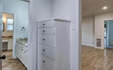 Entry Way - 20515 Kickapoo Rd, Waller, TX 77484 photo 2 of 4