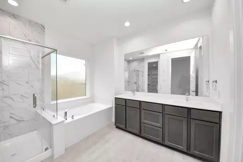 Bath - 24515 Broad Park Ct, Spring, TX 77373 photo 2 of 5