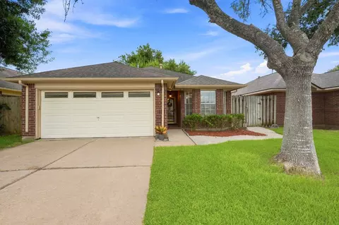 8105 Aspen St, Texas City, TX 77591