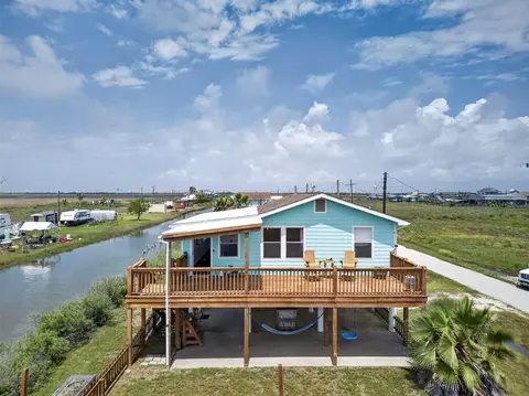 1209 N Jacks Rd, Crystal Beach, TX 77650