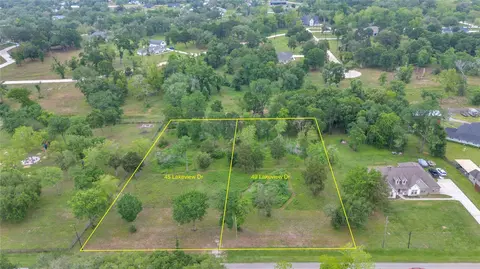 49 Lakeview Dr, Alvin, TX 77511