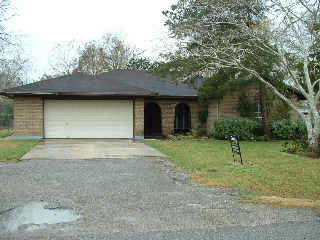 121 N Parrish St, Angleton, TX 77515 photo 1
