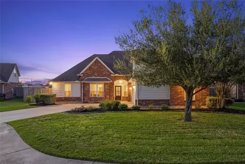 11711 Diamond Ct, Mont Belvieu, TX 77535