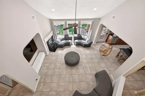 635 Doscher Ln, Sugar Land, TX 77479