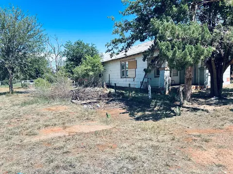 1417 8th St, Paducah, TX 79248