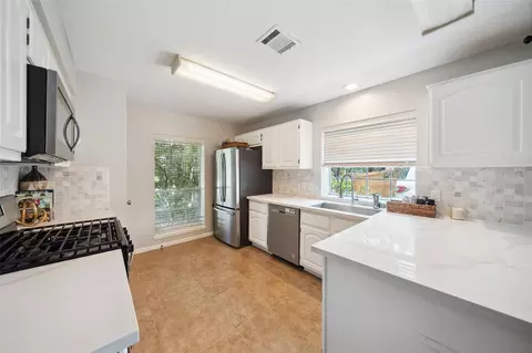 20407 Weald Way St, Spring, TX 77388 photo 9