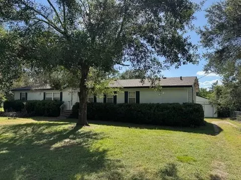 120 N Mechanic, Bellville, TX 77418