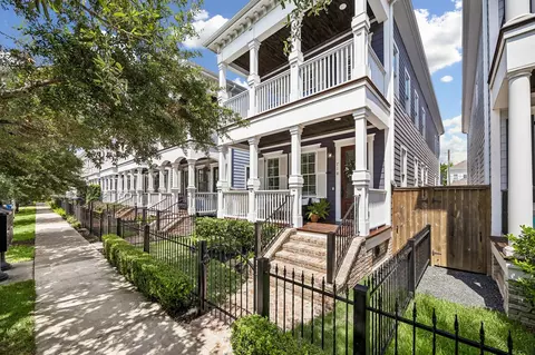 718 Ashland St, Houston, TX 77007