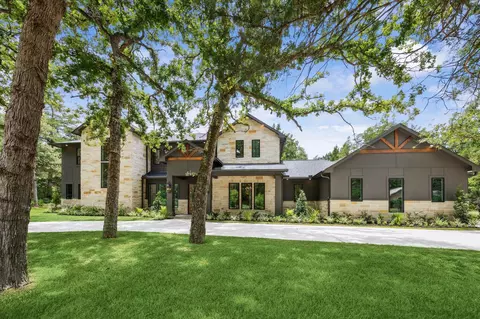211 St Andrews Dr, New Ulm, TX 78950