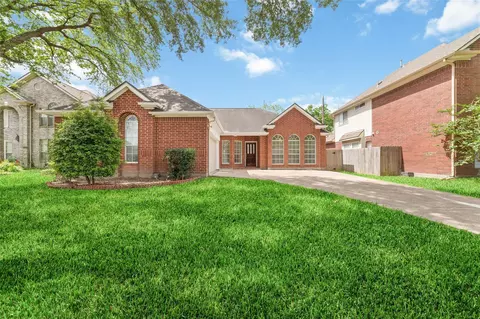 4211 Torrey Creek Ln, Houston, TX 77014