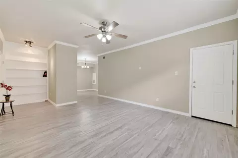 2255 Braeswood Park Dr #291, Houston, TX 77030