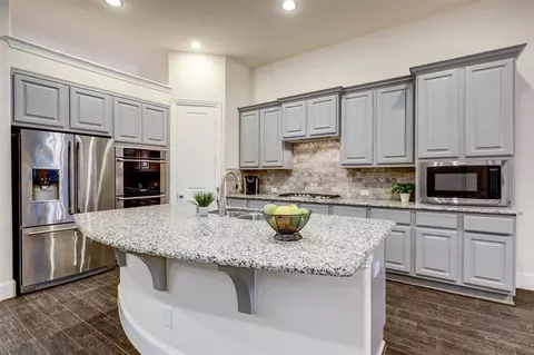 10218 S Goshawk Trl, Conroe, TX 77385 photo 1