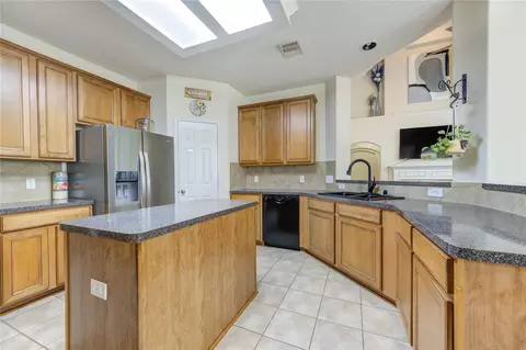 Kitchen - 24811 Corbin Gate Dr, Spring, TX 77389 photo 4 of 5